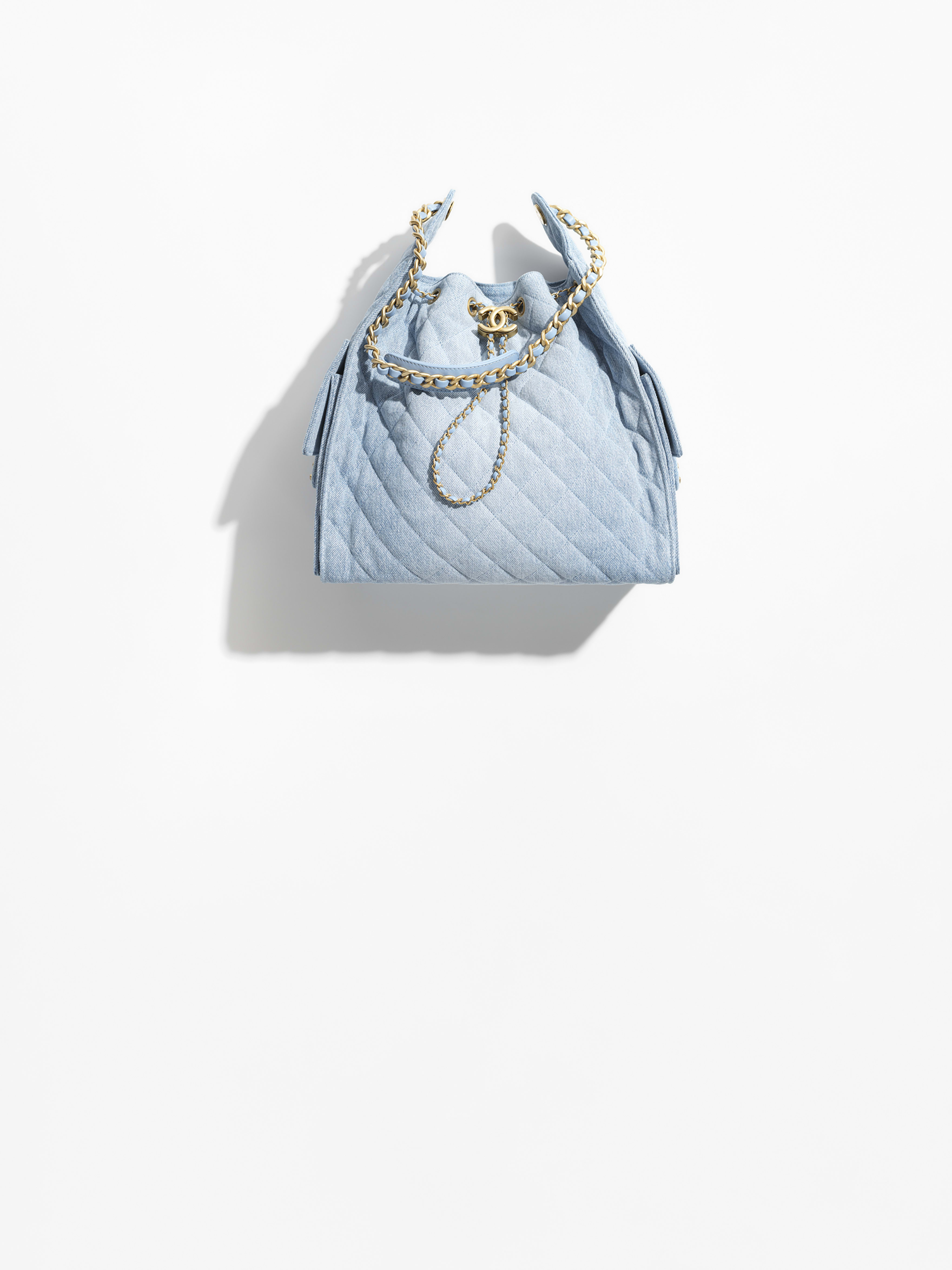 CHANEL 25 Medium Handbag - Blue - artistique view 1 large